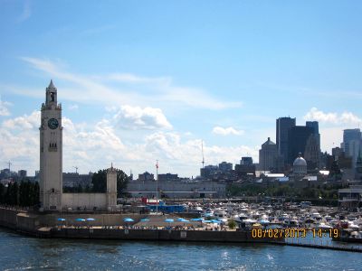 Le Vieux-Port de Montréal et la plage de l'Horloge
